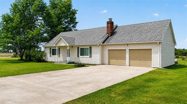 24960 Earnest RD, Osawatomie, KS 66064