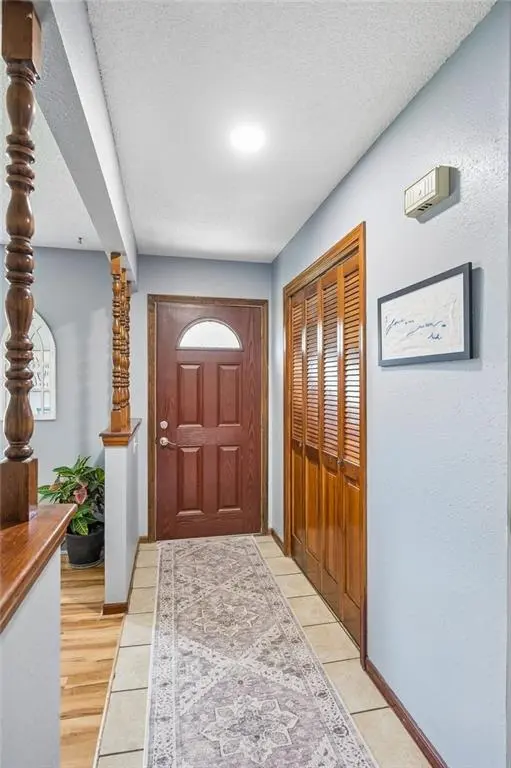 1813 Place Liberte DR, Liberty, MO 64068