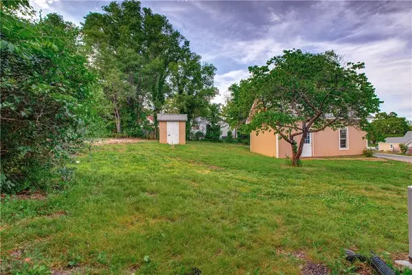 300 W 3rd ST, Freeman, MO 64746