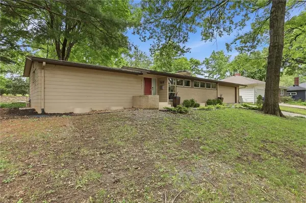 6609 Nall DR, Mission, KS 66202