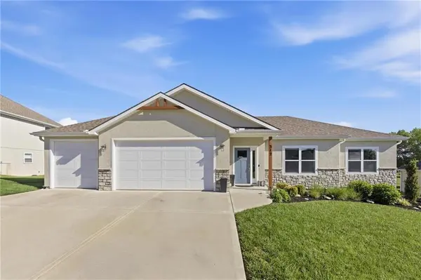 312 Prairie Rose CIR,  Smithville,  MO 64089