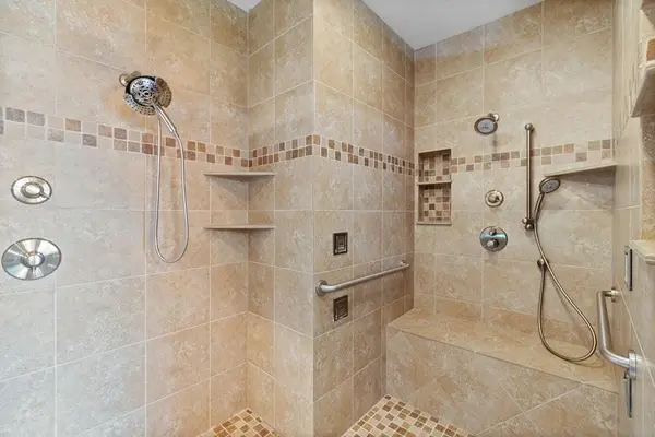 5820 Robinson LN, Overland Park, KS 66202