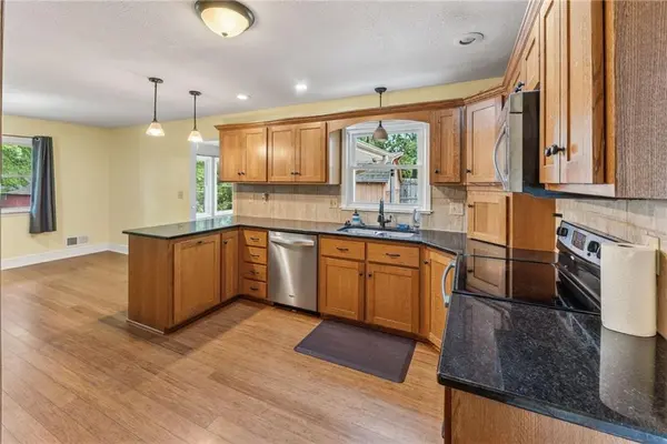 203 S Titus AVE, Excelsior Springs, MO 64024
