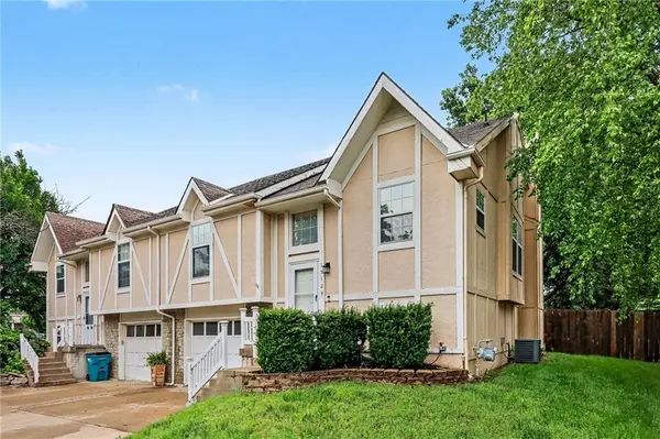 15129 Glenwood AVE,  Overland Park,  KS 66223