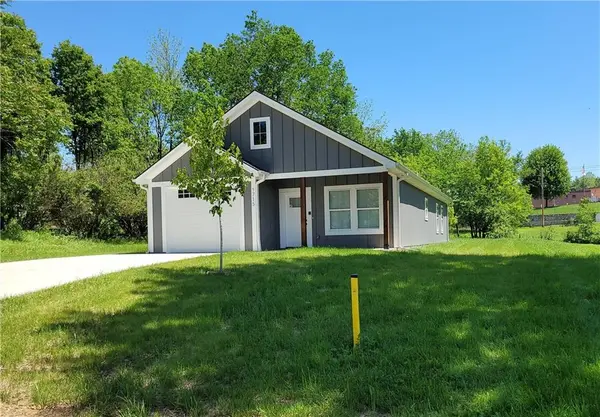 1715 S Hardy AVE, Independence, MO 64052