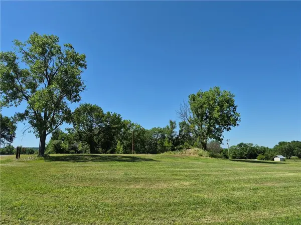 506 Douglas N/A, Longton, KS 67352