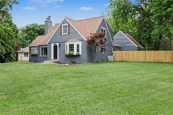 7439 Hadley ST, Overland Park, KS 66204