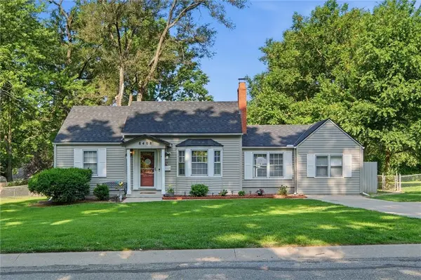 8408 Riley ST, Overland Park, KS 66212