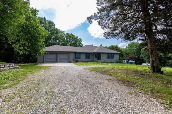 17635 Stubbs Station RD, Camden Point, MO 64018