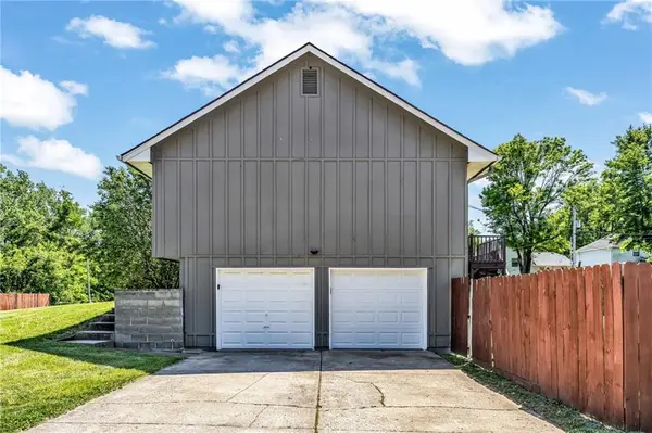 4012 S Marshall DR, Independence, MO 64055