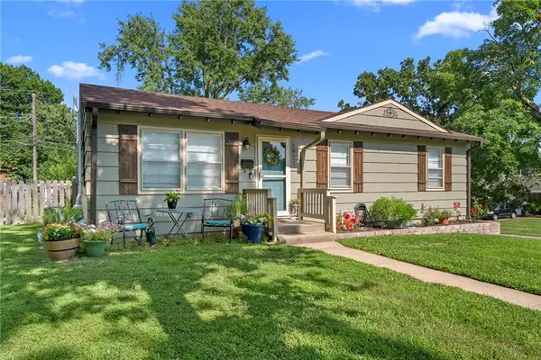 5001 N Michigan AVE, Kansas City, MO 64118