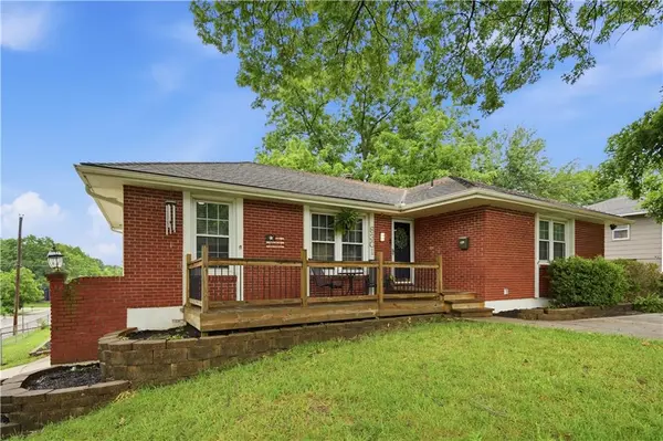 8301 Ditzler AVE, Raytown, MO 64138