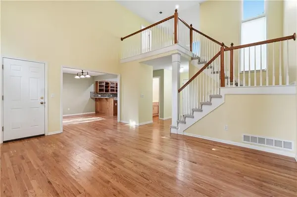 5855 Park CIR, Shawnee, KS 66216