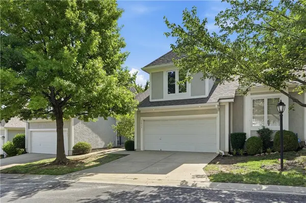 5855 Park CIR, Shawnee, KS 66216