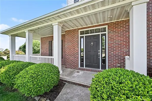 4704 Lake Ridge CT, St Joseph, MO 64506