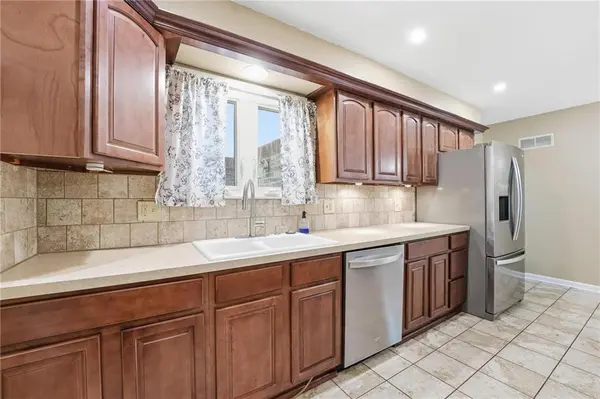 203 N Murphy DR, Raymore, MO 64083