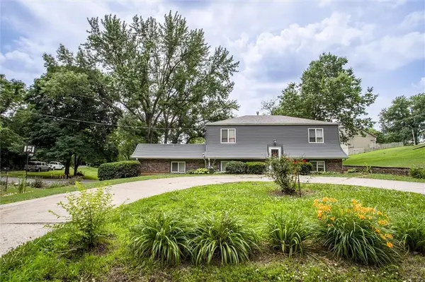 9251 Liggett RD, Kansas City, KS 66109