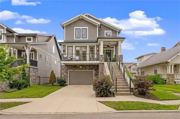 725 W 44th TER, Kansas City, MO 64111