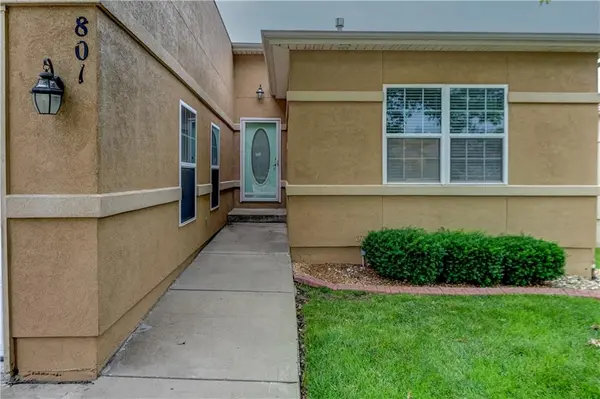 801 NE Sonora Valley CIR, Blue Springs, MO 64014