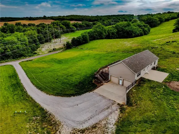 130 SE Sparta RD, Faucett, MO 64448