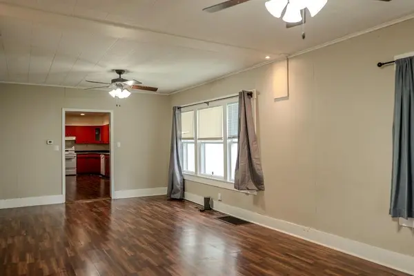 1205 E 6th ST, Pittsburg, KS 66762