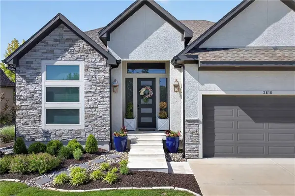 2818 W 162nd TER, Overland Park, KS 66085