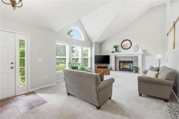 14668 W 151st TER, Olathe, KS 66062