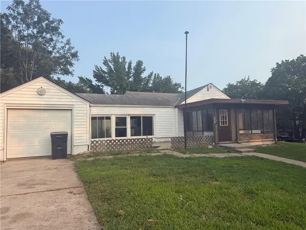 1325 NE Marvin CT, Kansas City, MO 64118