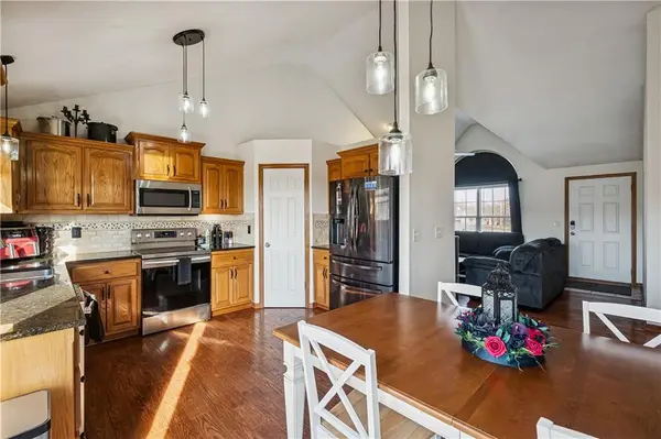 5614 N MERCIER ST, Kansas City, MO 64118