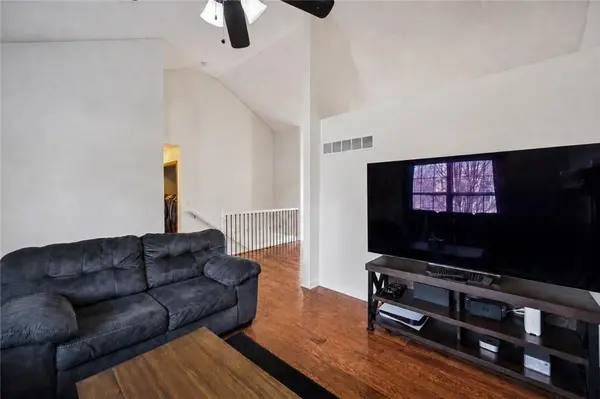 5614 N MERCIER ST, Kansas City, MO 64118