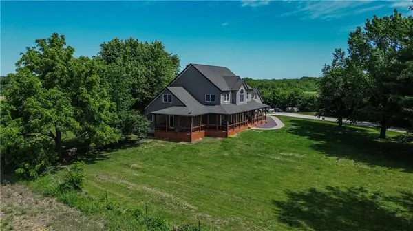 8555 NW Old US 169 HWY, Gower, MO 64454