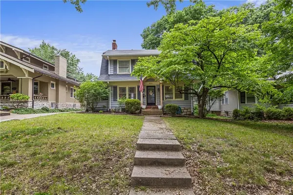 5836 Oak ST, Kansas City, MO 64113