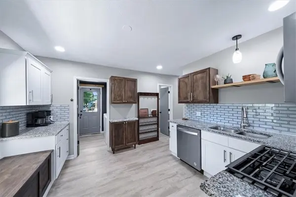 1502 E 135th ST, Grandview, MO 64030