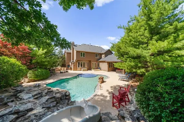 23970 W 112th TER, Olathe, KS 66061