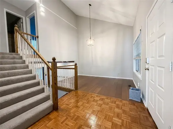 8323 W 120 TER, Overland Park, KS 66213