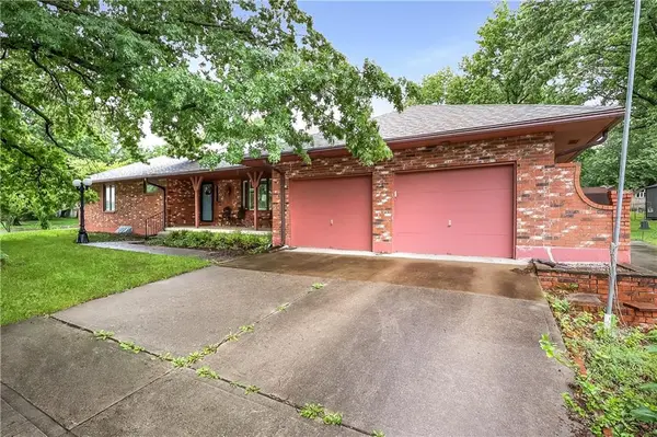 304 S Delaware ST, Archie, MO 64725