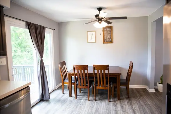 209 W Edgewood DR, Edgerton, KS 66021