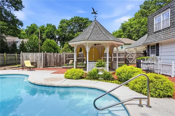 3423 W 92nd PL, Leawood, KS 66206