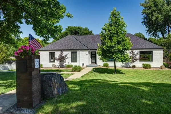 30 NE Normandy LN, Kansas City, MO 64116