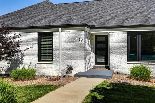 30 NE Normandy LN, Kansas City, MO 64116