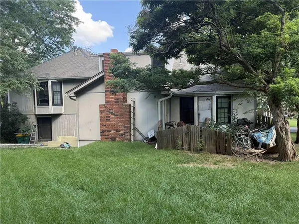 12001 Aberdeen RD, Leawood, KS 66209