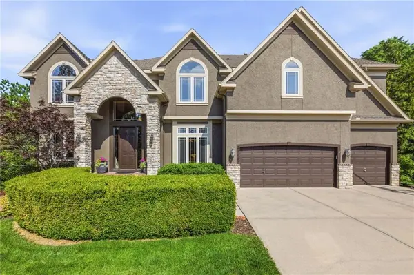 21020 W 81st PL, Lenexa, KS 66220
