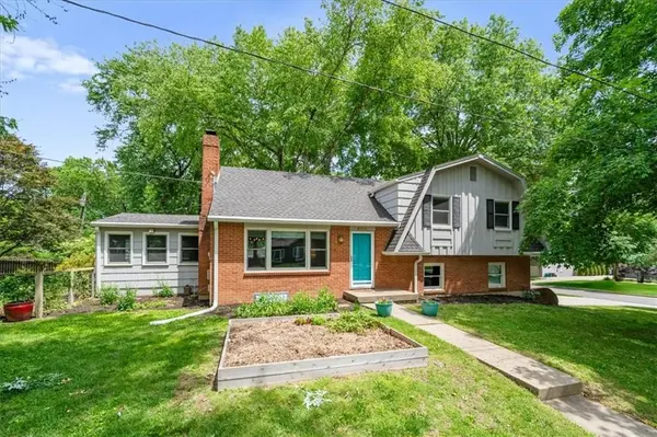 6221 Delmar ST, Fairway, KS 66205