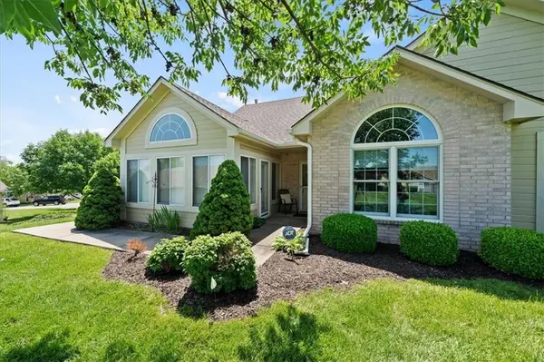 1958 W 139th TER, Overland Park, KS 66224