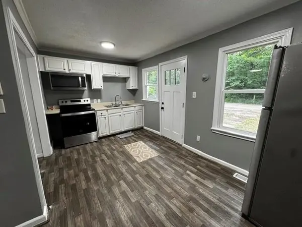 1526 Valley RD, Kansas City, KS 66102