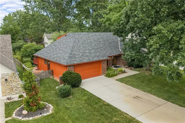 204 NW Cypress ST, Lee's Summit, MO 64064