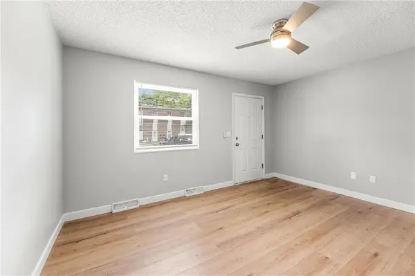 10011 W 52ND ST, Merriam, KS 66203