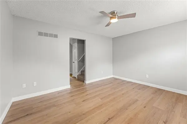 10011 W 52ND ST, Merriam, KS 66203