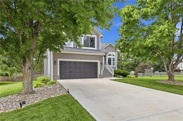 12602 S Clinton CT, Olathe, KS 66061