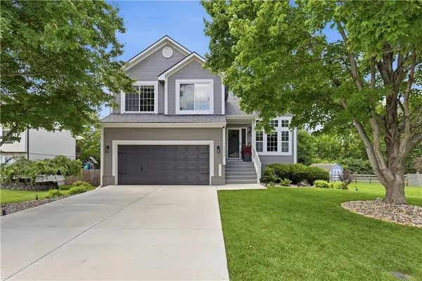 12602 S Clinton CT, Olathe, KS 66061